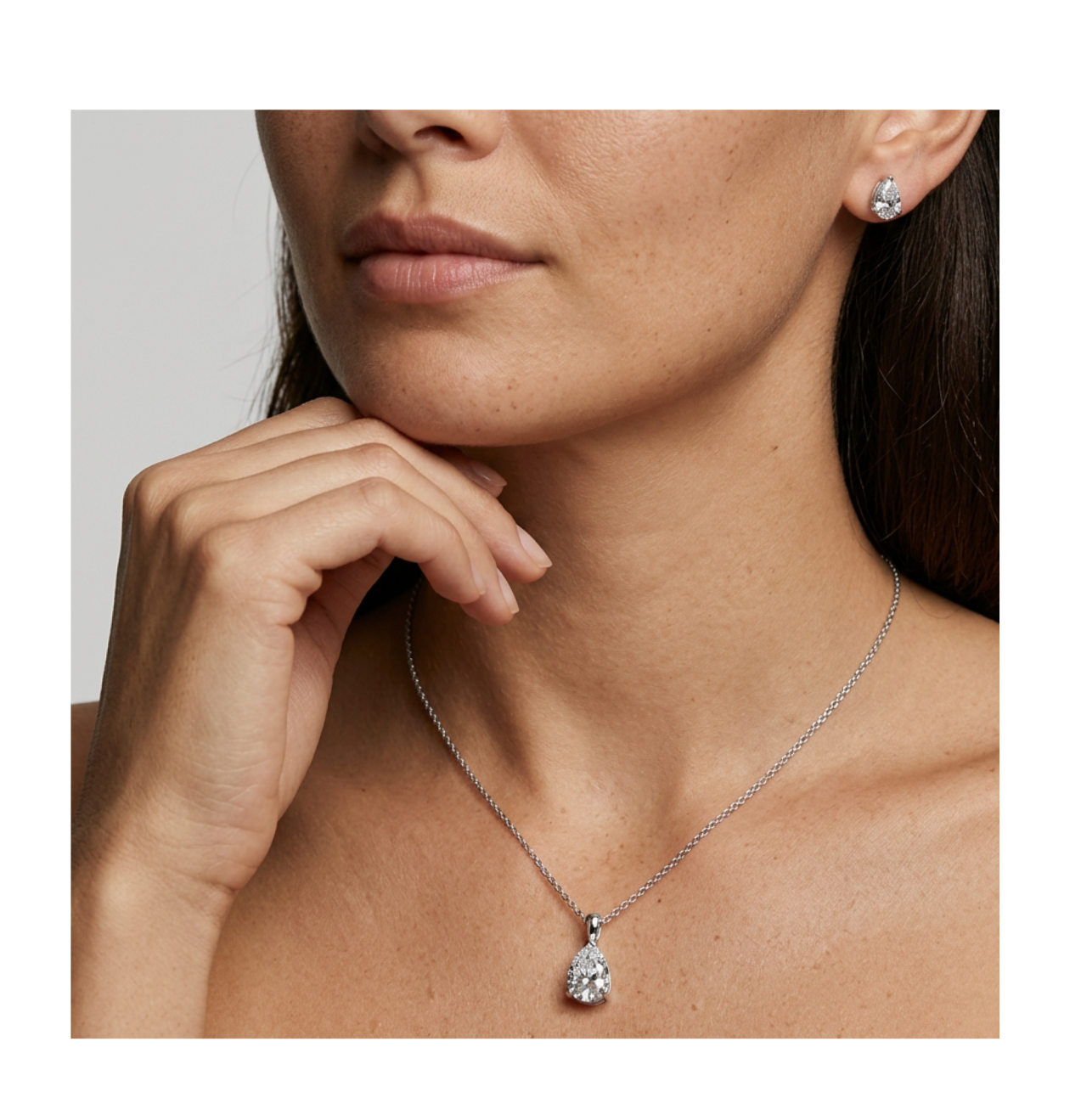 Aurora Drop Necklace - BELLIVETTE