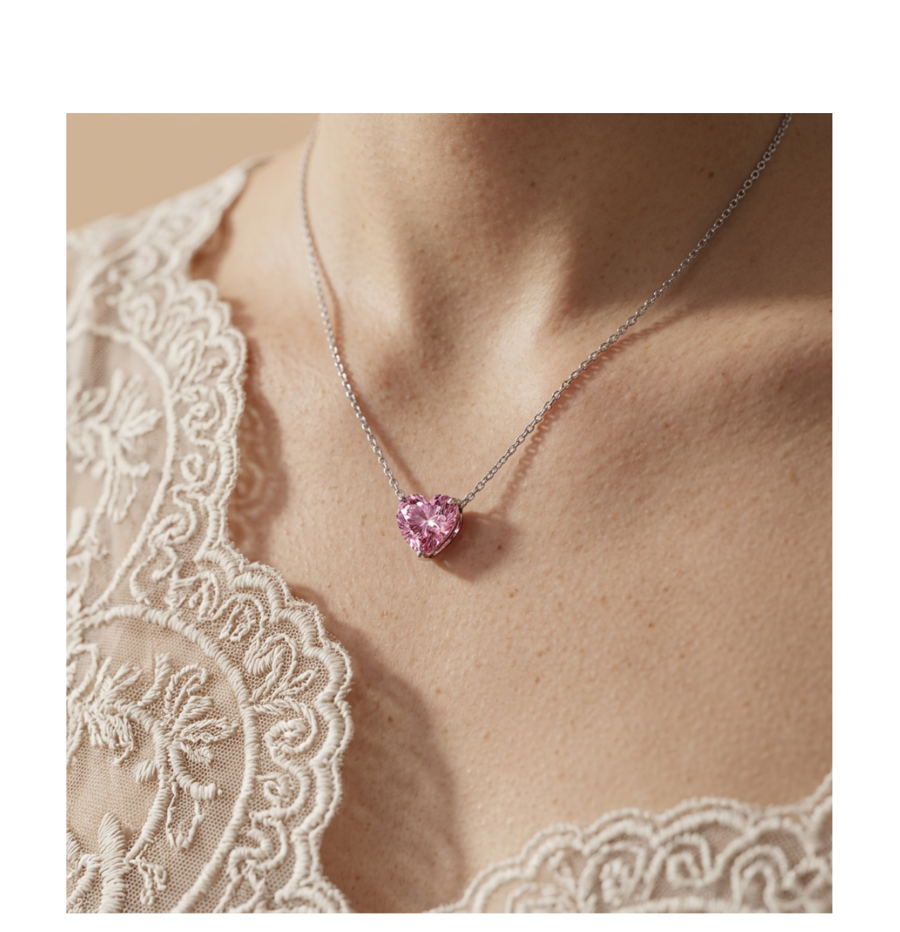 Aurora Heart Necklace - BELLIVETTE
