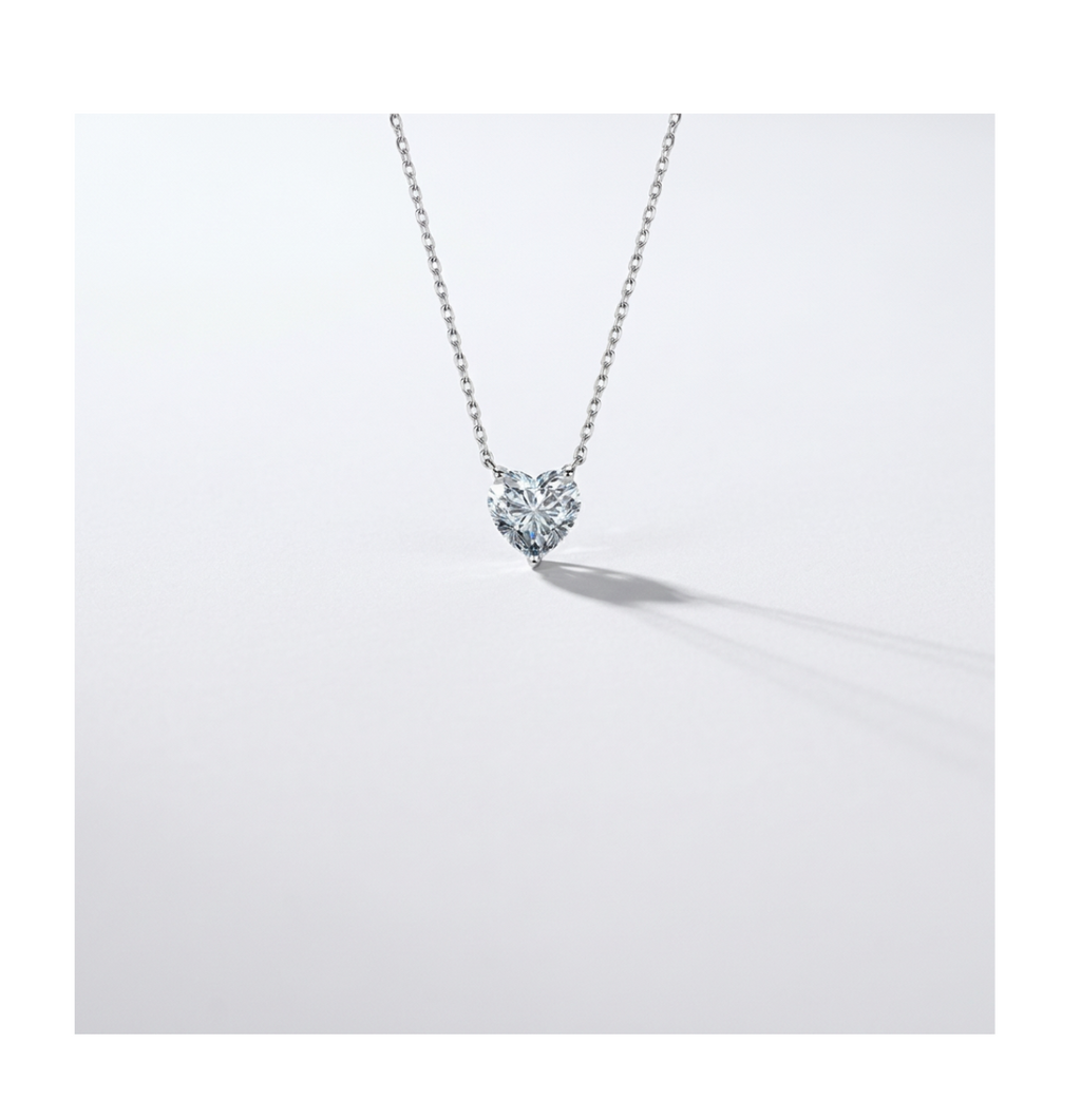 Celeste Heart Necklace - BELLIVETTE