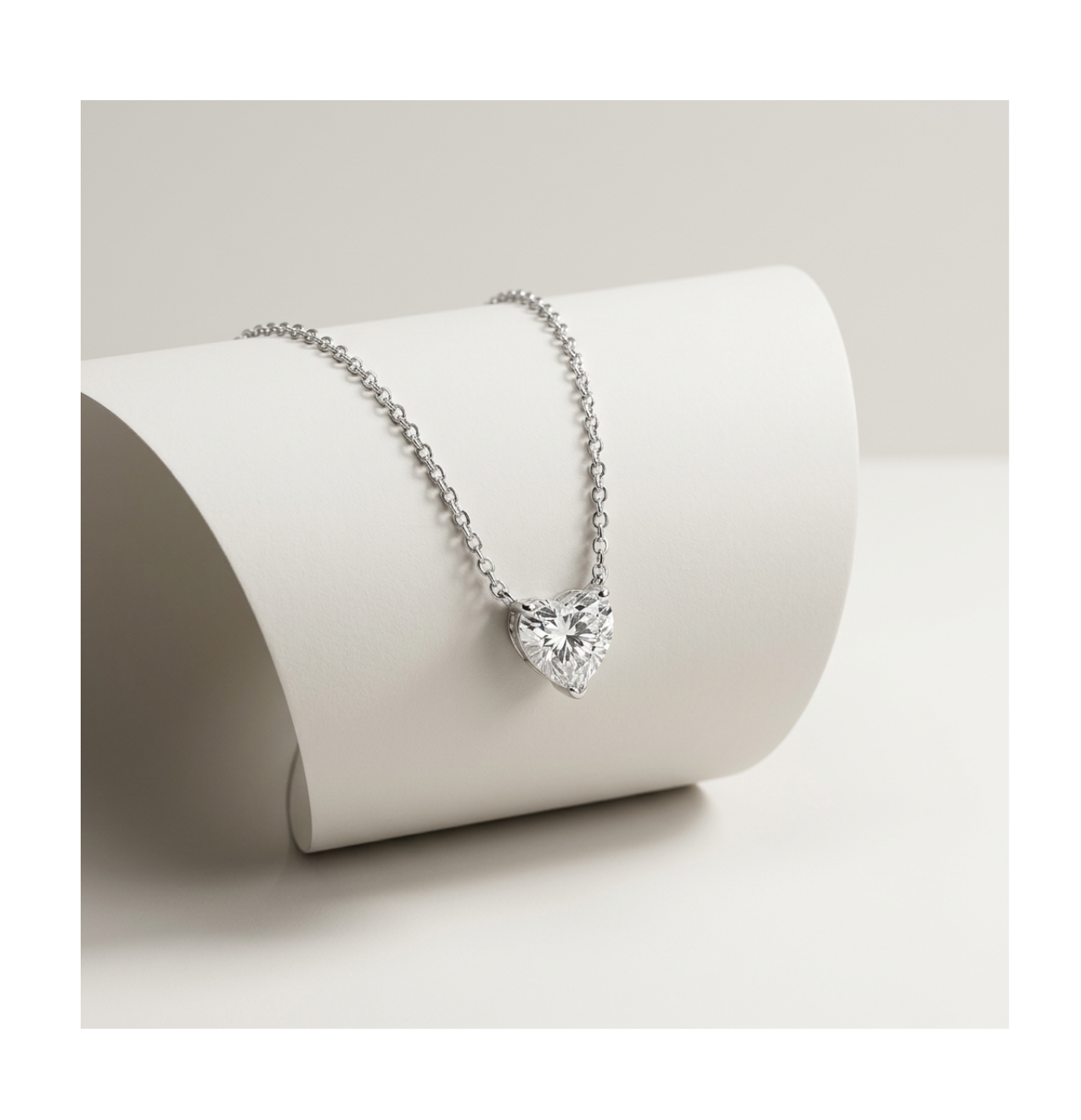 Celeste Heart Necklace - BELLIVETTE