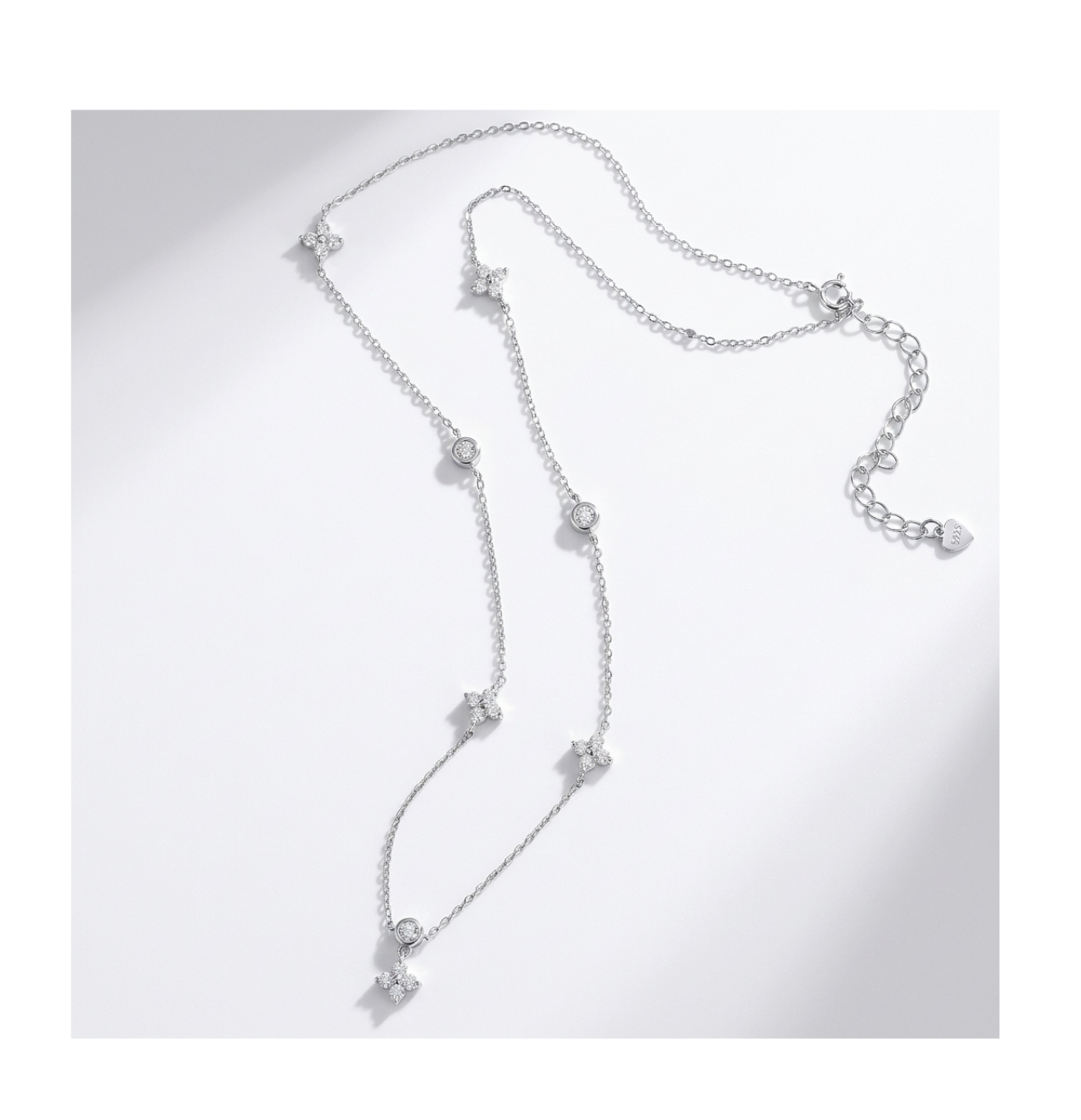 Floral Blossom Necklace - BELLIVETTE