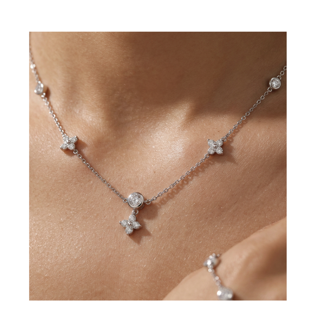 Floral Blossom Necklace - BELLIVETTE