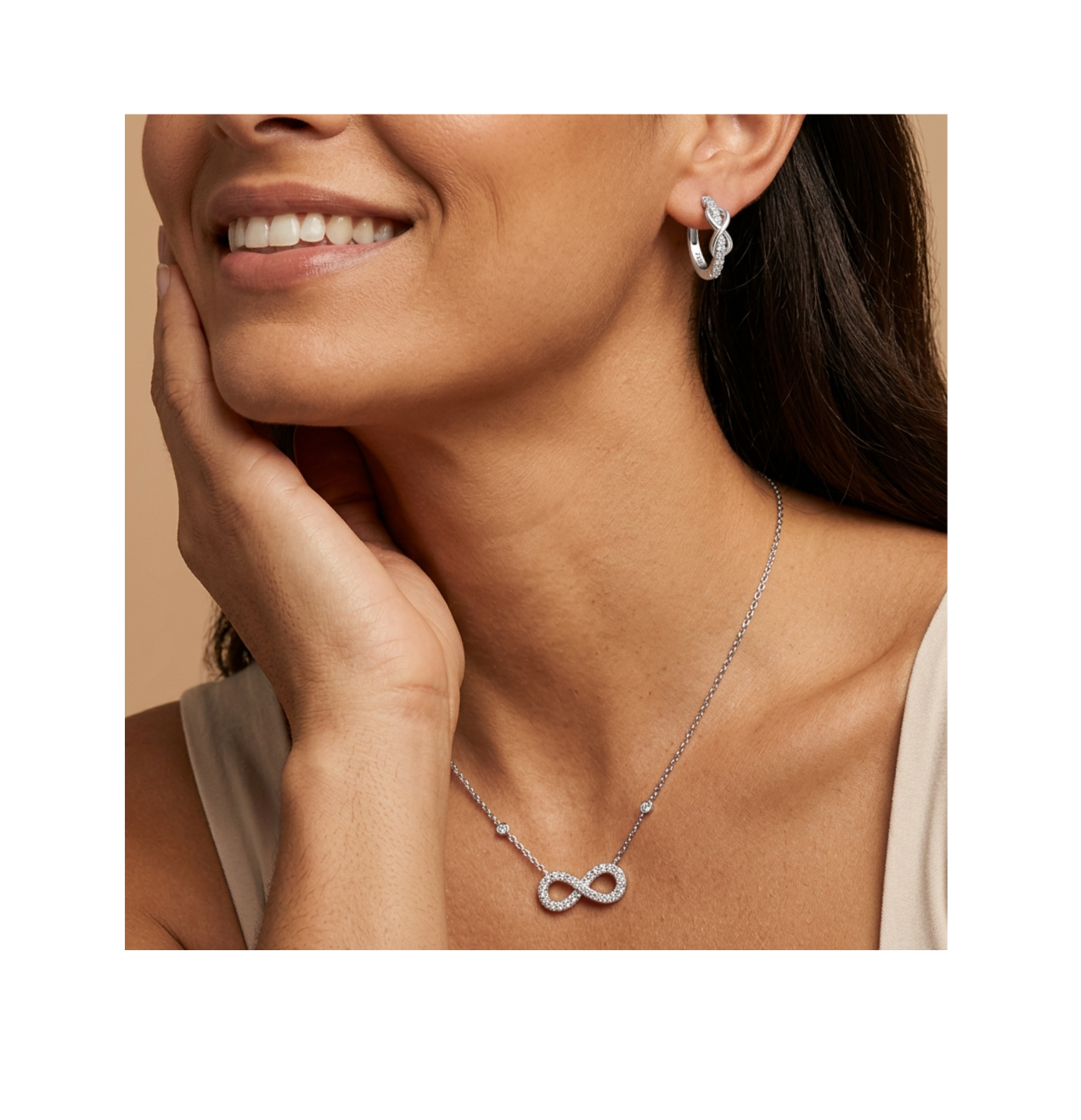 Infinity Radiance Necklace - BELLIVETTE
