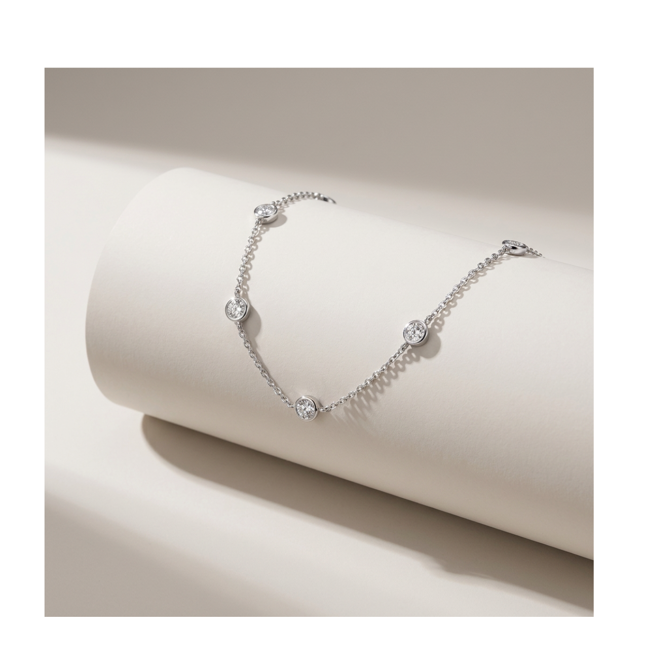 Radiance Orbit Necklace - BELLIVETTE